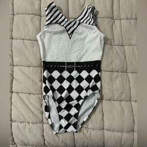 Black and White Checkered GK Leo